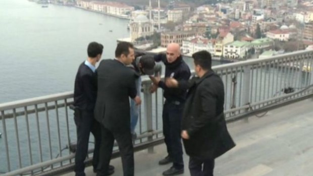 151225225455_erdogan_bosphorous_bridge_suicide_640x360_jupitargrab_nocredit