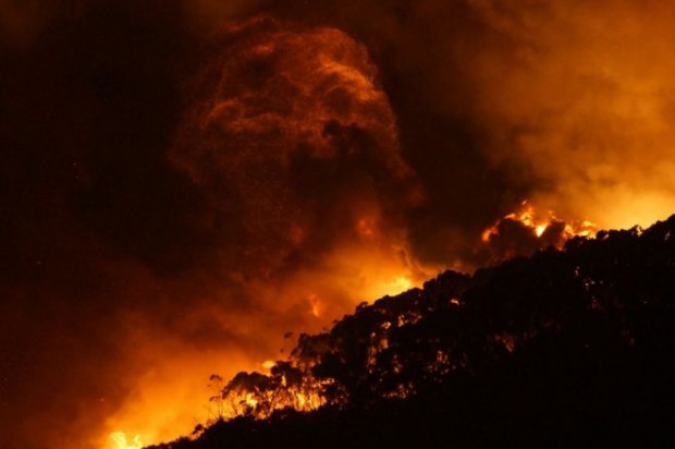 151226040348_australia_bushfire_950x633_afp_nocredit