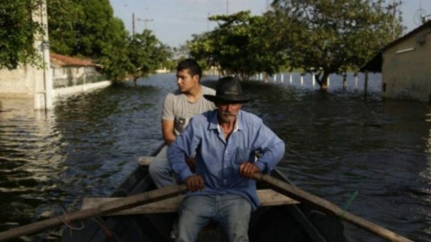 151226064022_paraguay_river_in_the_capital_asuncion_640x360_ap_nocredit