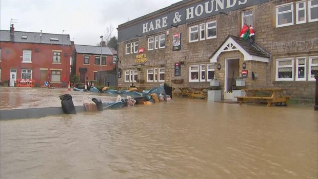 إخلاء 5700 منزل بسبب الفيضانات ببريطانيا