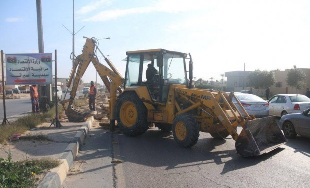 إستئناف أعمال تركيب الإشارة الضوئية