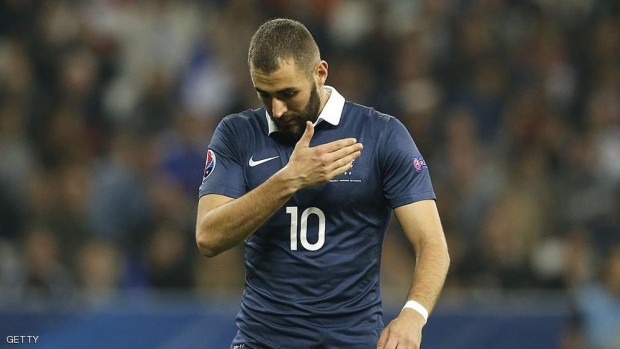 بنزيمة يخضع للتحقيق في قضية ابتزاز جنسي