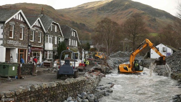 تعاني مناطق شمال إنجلترا من هطول أمطار غير مسبوقة مع توقعات بحدوث فيضانات عارمة