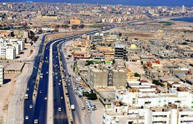 طبرق.. عواكس ليلية للحد من حوادث المرور