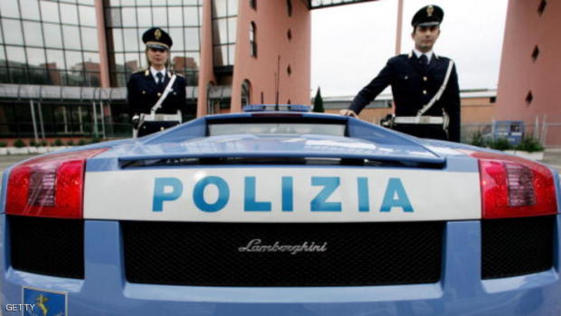 عنصران من الشرطة الإيطالية (أرشيفية)