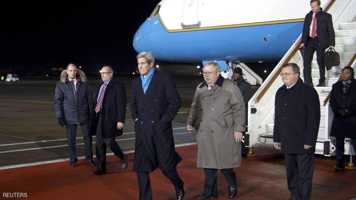 كيري يصل إلى موسكو لبحث عملية السلام السورية