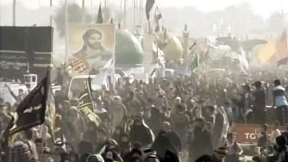 نصف مليون إيراني يقتحمون معبرا عراقيا