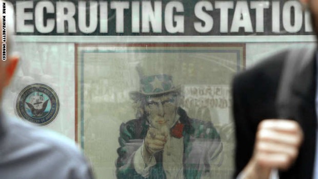 حسب إحصائية أمريكية، قام مائة وثمانون مواطنا أمريكيا بالالتحاق أو محاولة الالتحاق بمجموعات إرهابية خارجية