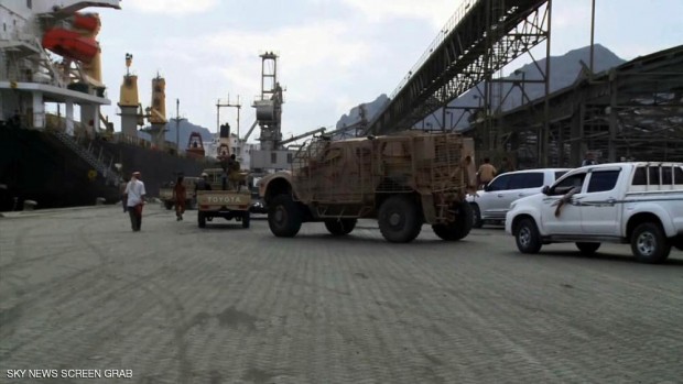 الأجهزة الأمنية تتسلم ميناء عدن من المقاومة الشعبية