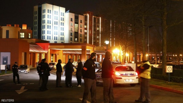 الشرطة اعتقلت الرجل في (فندق نيويروك)