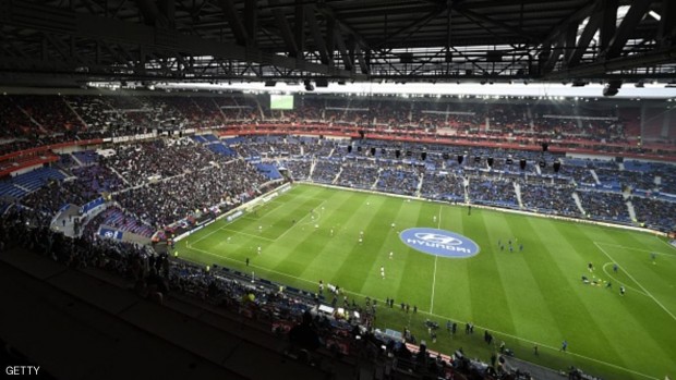 الملعب الجديد قبل دقائق على انطلاق المباراة