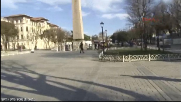 انفجار قنبلة في حديقة مسجد السلطان أحمد في اسطنبول وأنباء عن سقوط قتلى