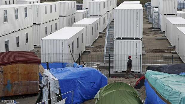 تقول السلطات الفرنسية إن هذه الحاويات تمثل حلا جيد بسبب طبيعة التربة