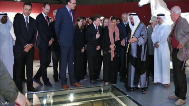 حاكم الشارقة يكشف عن كنز أثري جديد في منطقة مليحة يرجع إلى القرن الثالث قبل الميلاد