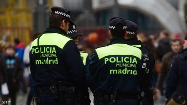 صورة أرشيفية لعناصر الشرطة الإسبانية وسط مدريد