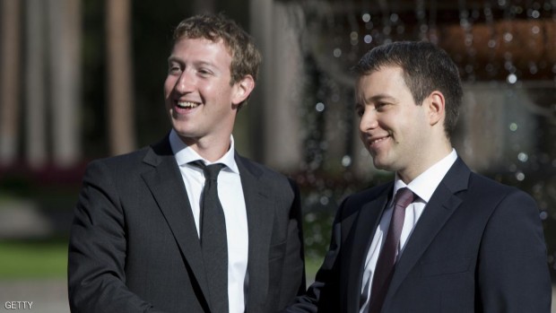 صورة تجمع وزير الاتصالات الروسي نيكولاي نيكيفوروف بمؤسس موقع فيسبوك مارك زوكربيرغ في موسكو - أرشيف