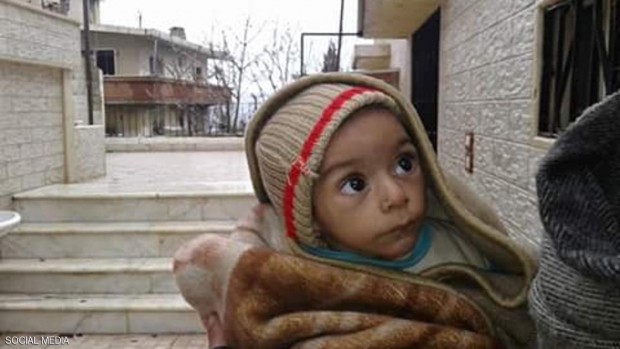طفل يعاني من نقص الغذاء في بلدة مضايا المحاصرة