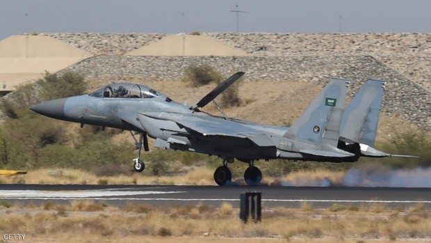 مقاتلة سعودية تقلع لشن غارة على مواقع المتمردين باليمن