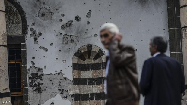 من آثار المعارك بين المقاتلين الأكراد والقوات التركية في ديار بكر