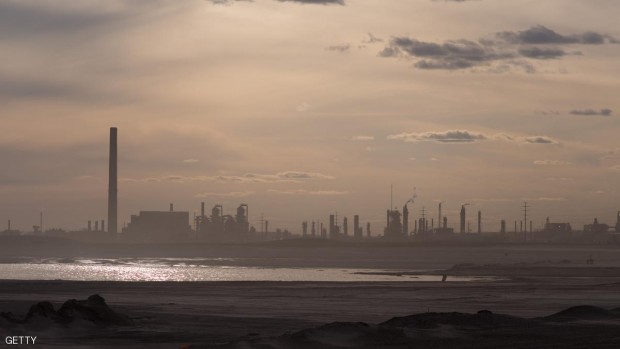 وصل سعر البرميل من نفط كندا الصخري إلى ثمانية دولارات ونصف الدولار