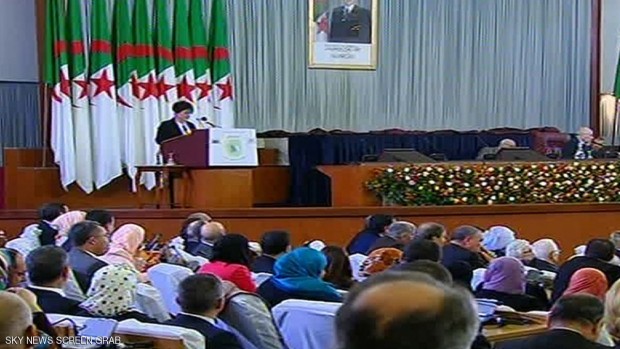 البرلمان الجزائري يصوت على تعديلات دستورية