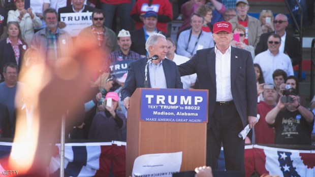 سيشنز خلال الإعلان عن تأييده ترامب - 28 نوفمبر 2016