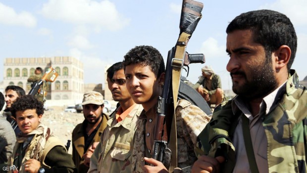 مسلحون بينهم أطفال موالون للحوثيين