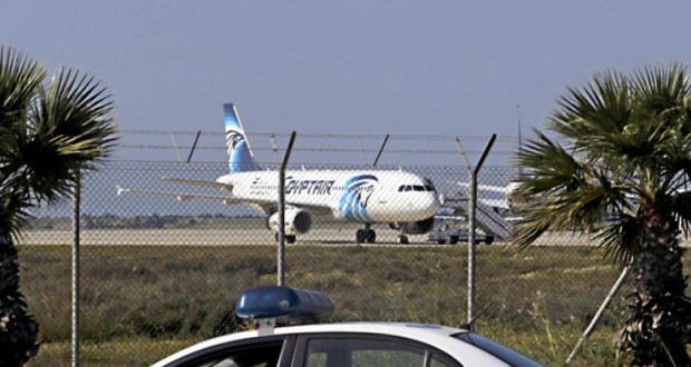 2 اختطاف طائرة مصر للطيران