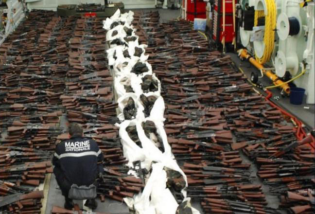 شحنة كبيرة من الأسلحة في سفينة متجهة إلى الصومال