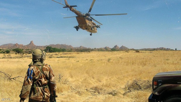 تقوم قوات سودانية وتشادية مشتركة بمراقبة الحدود بين دارفور وتشاد لمنع تسلل المسلحين والمهربين