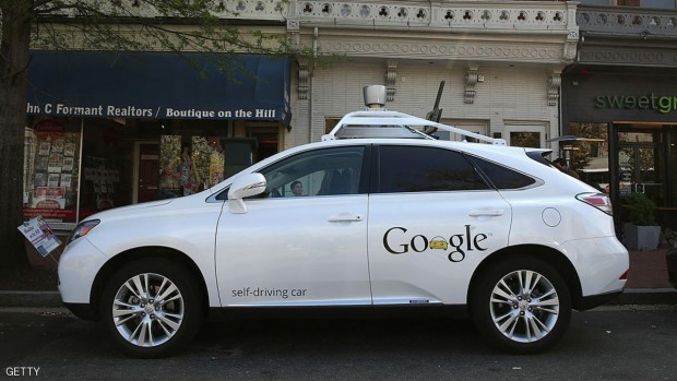 شركة غوغل طورت سيارة آلية القيادة