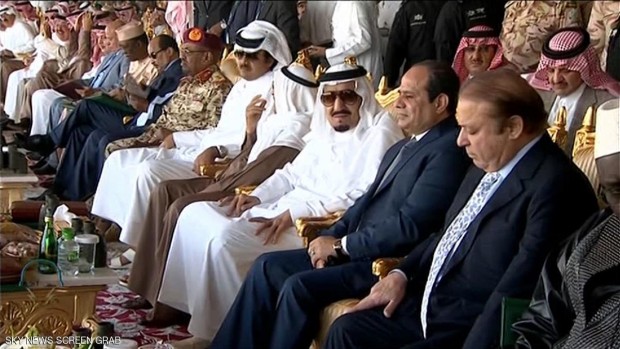 قادة الدول المشاركة أثناء حضور العرض الختامي