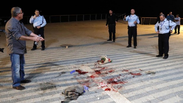 قوات الأمن الإسرائيلية تحاوط مكان عملية الطعن في يافا