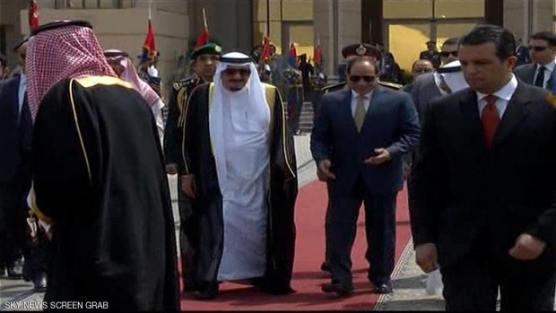 العاهل السعودي غادر القاهرة إلى أنقرة