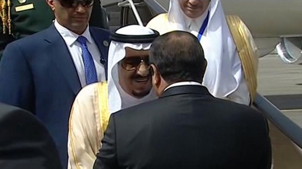 العاهل السعودي يصل القاهرة في زيارة رسمية لمصر