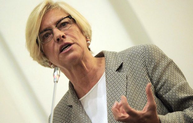 وزيرة الدفاع الإيطالية، روبرتا بينوتي