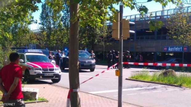 مجمع دور السينما تم تطويقه من قبل رجال الأمن