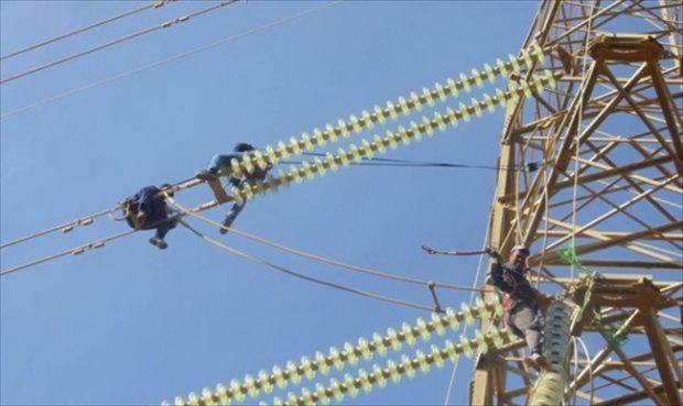 أعمال الصيانة لموظفي شركة الكهرباء (الانترنت)