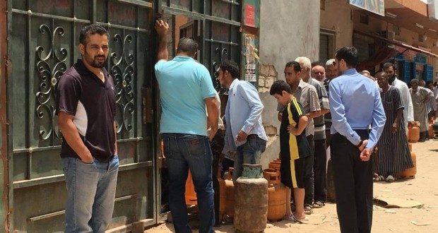 لجنة-أزمة-الوقود-والغاز-تضبط-ستة-موزعين-يقومون-ببيع-الغاز-للسوق-السوداء-620x330