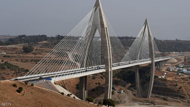 يمتد جسر "محمد السادس" على مسافة 950 مترا