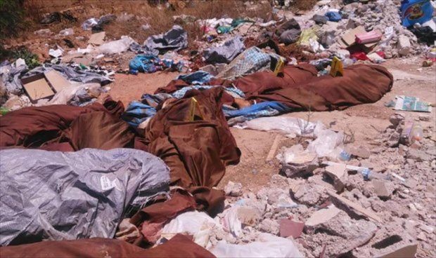 جثث القتلى داخل مكب للقمامة في مدينة بنغازي