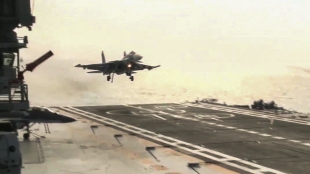 حاملة الطائرات "الأميرال كوزنيتسوف" - أرشيفية