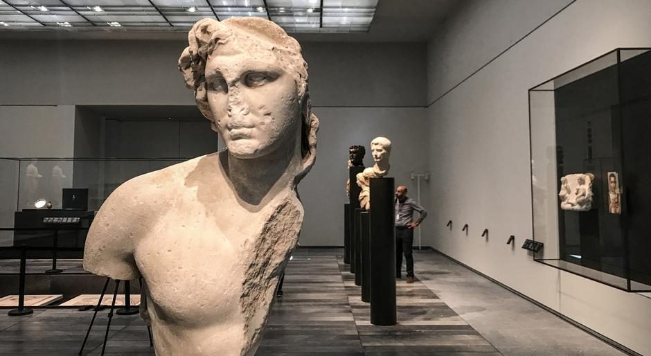 لوفر أبو ظبي