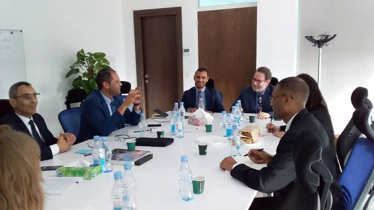 وزير التعليم والقائم بالأعمال المؤقت بالسفارة الأمريكية