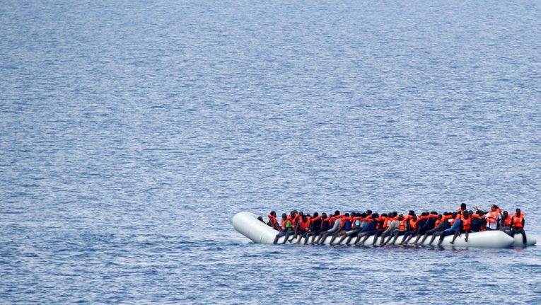 جراء انقلاب قاربين يقلان مهاجرين قبالة سواحل جيبوتي