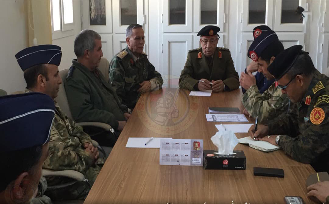 رئيس الأركان يستعرض مع القيادات العسكرية بمصراتة الأوضاع الميدانية في المنطقة