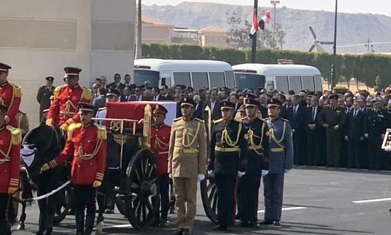 مصري ينتحر بعد مشاهدة جنازة مبارك