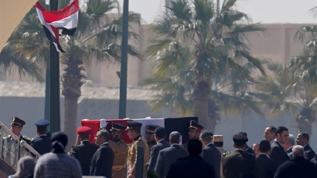 راسم تشييع جثمان الرئيس المصري الراحل حسني مبارك في جنازة عسكرية