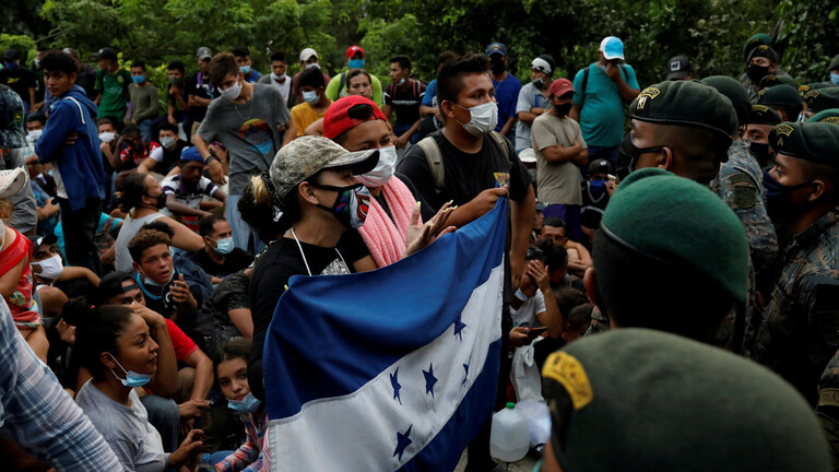 هندوراس.. قافلة مُهاجرين جديدة تنطلق للولايات المُتحدة