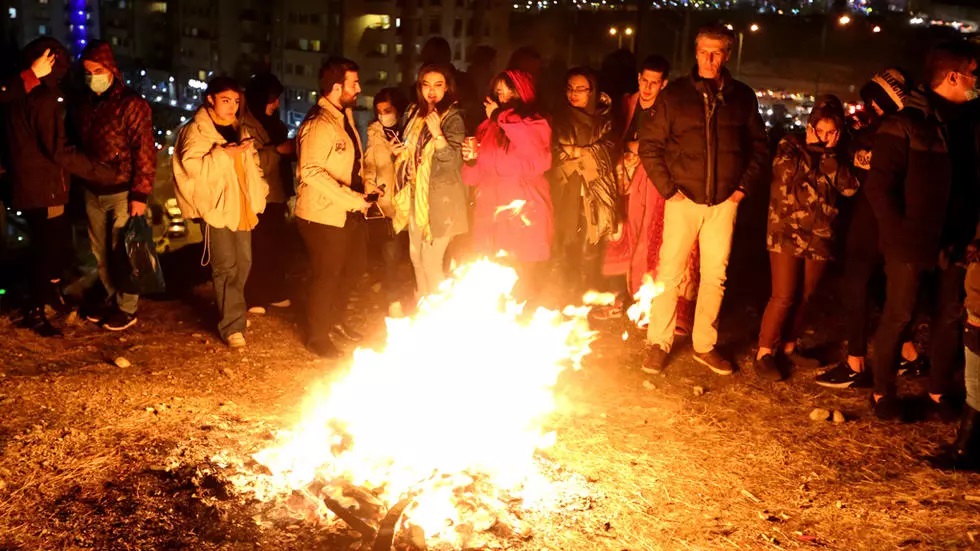 مهرجان النار في إيران يُودي بحياة 3 أشخاص وأكثر من 1000 مُصاب بسبب الألعاب النارية